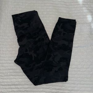 Lululemon leggings, size 8 25in inseam